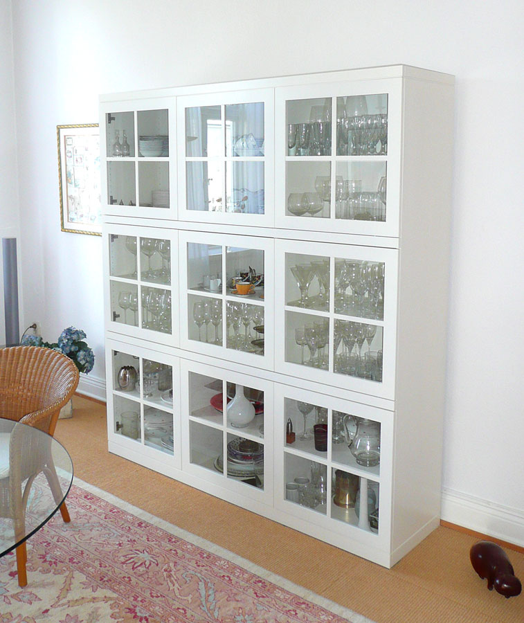 Geschirrschrank mit Glastüren Geschirrschrank