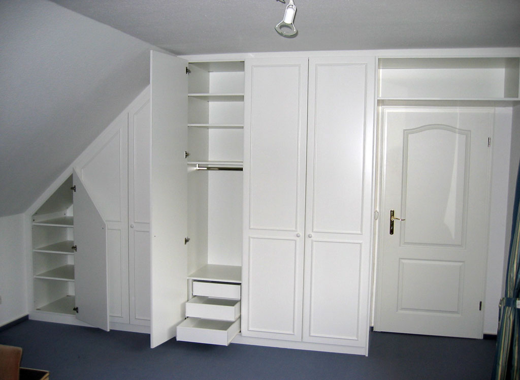 Kleiderschrank