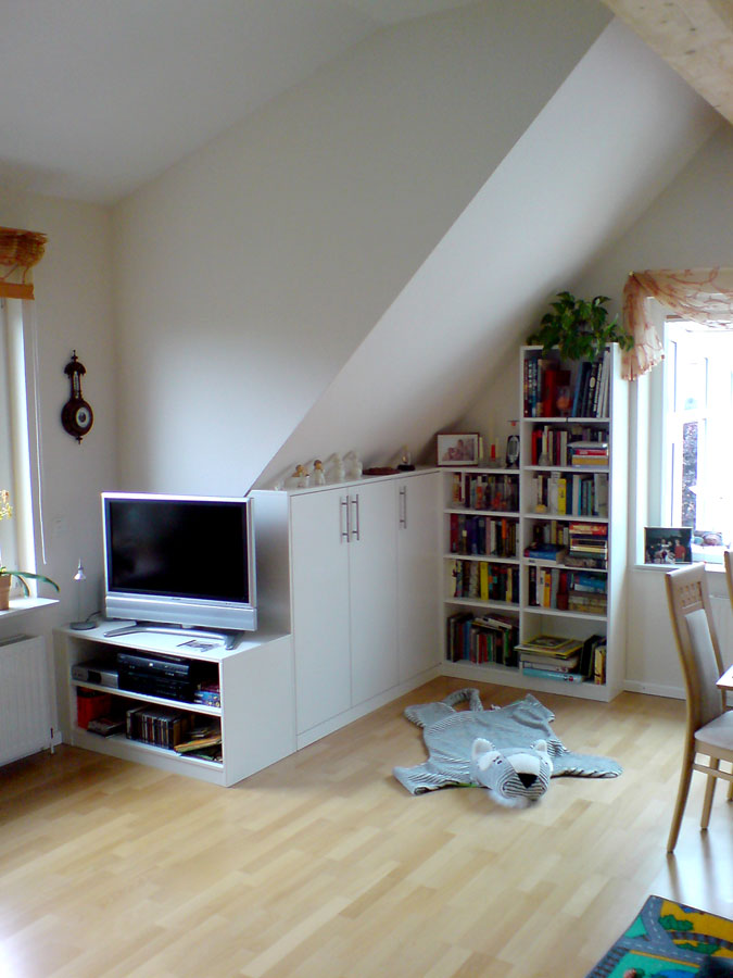 Wohnzimmerschrank