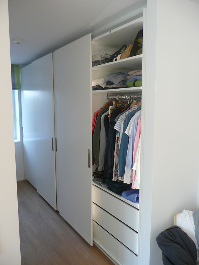 Kleiderschrank mit Schiebetüren Kleiderschrank
